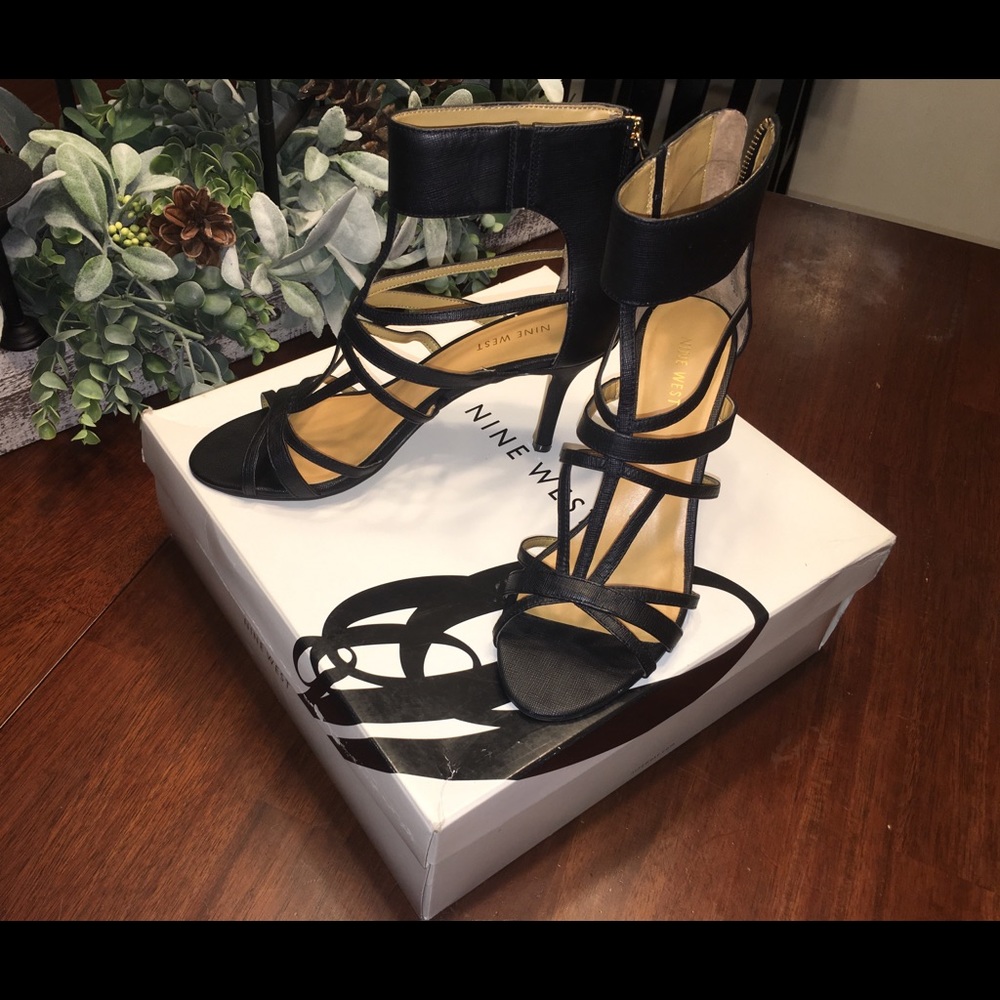 Nine west black strappy heel 7.5